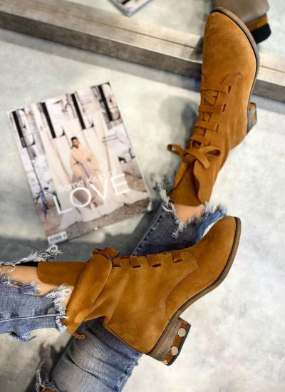 LACE UP LEATHER ANKLE BOOTS WITH RIVETS - CAMEL