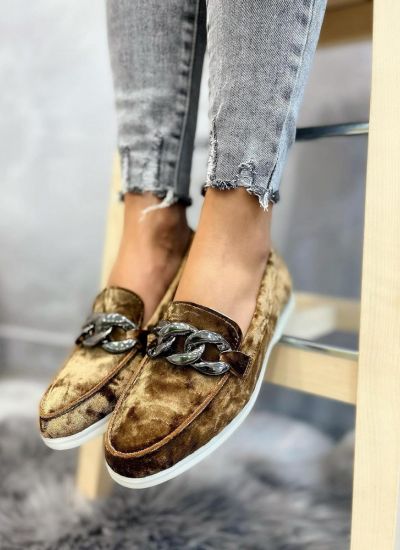 PLUSH MOCCASINS WITH CHAIN - BROWN