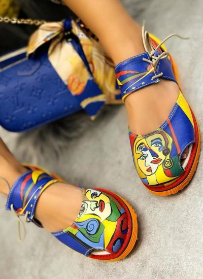 LACE UP SANDALS WITH PRINT - BLUE