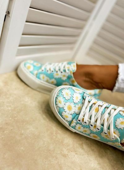 SNEAKERS WITH FLOWER PRINT - BLUE